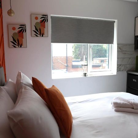 Cb Stays - Private Rooms With Ensuite And Kitchenette In Peterborough Exteriör bild