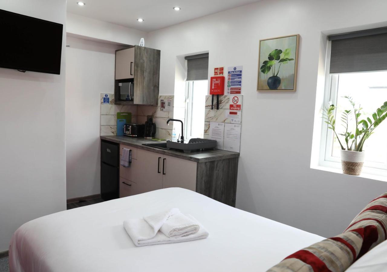 Cb Stays - Private Rooms With Ensuite And Kitchenette In Peterborough Exteriör bild