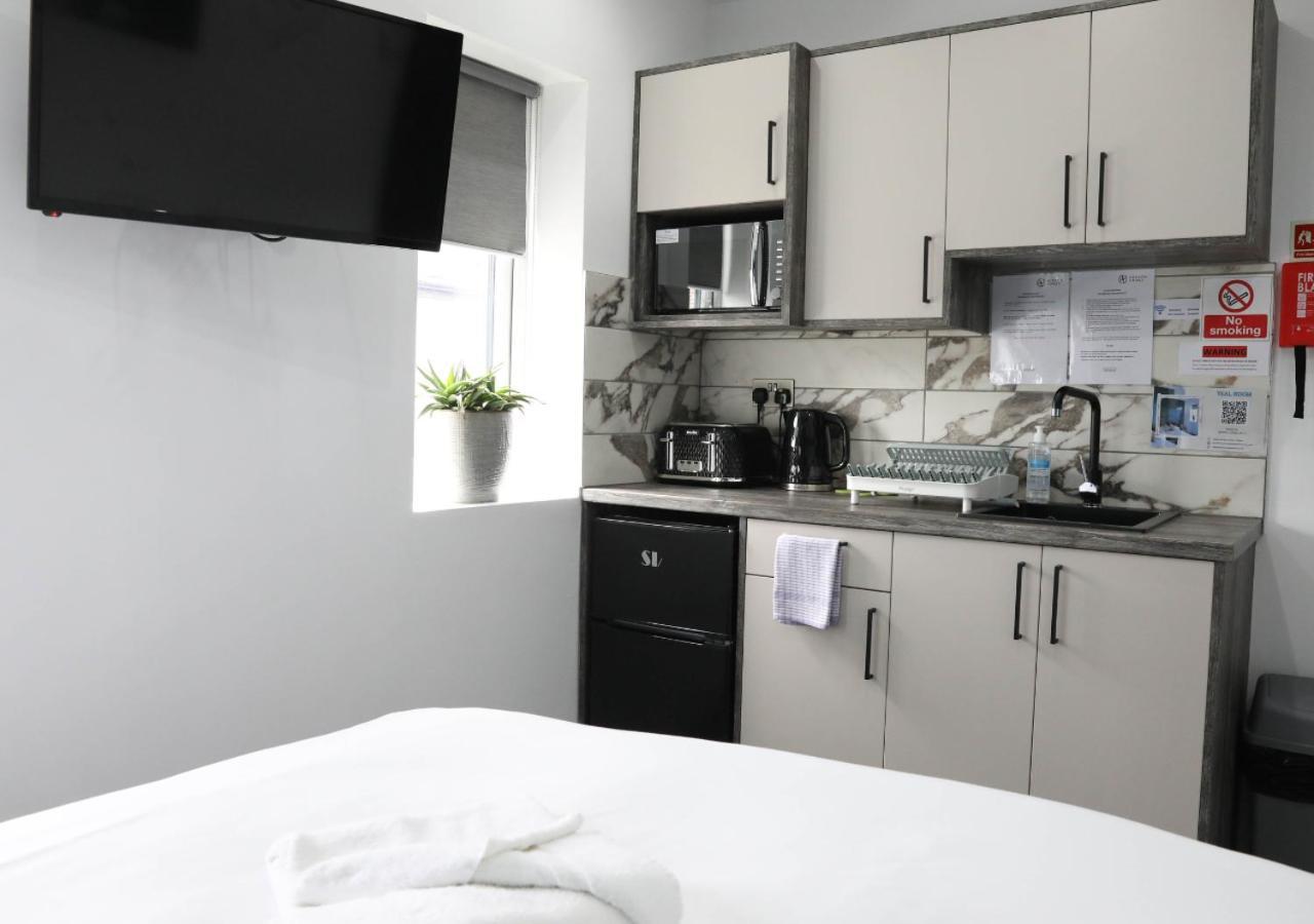 Cb Stays - Private Rooms With Ensuite And Kitchenette In Peterborough Exteriör bild
