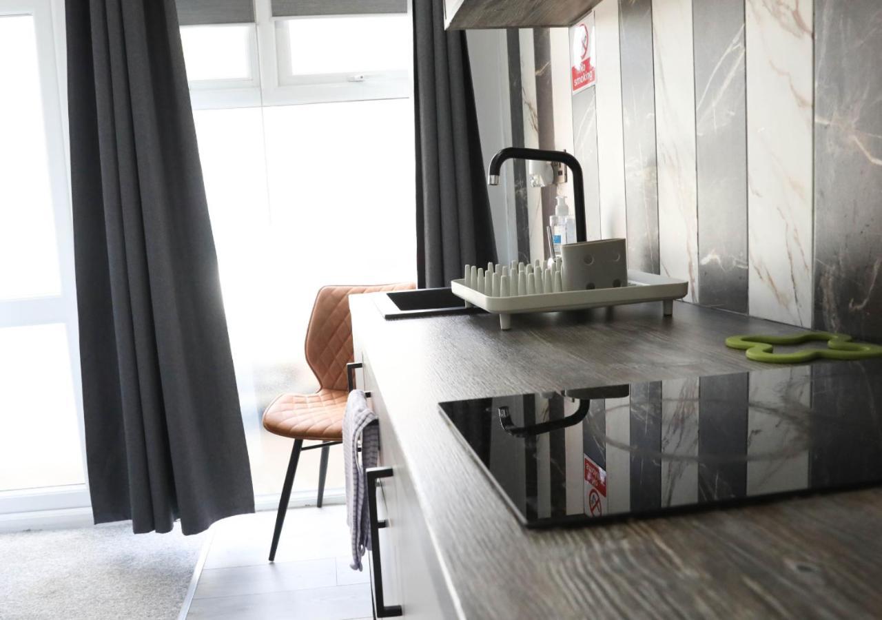 Cb Stays - Private Rooms With Ensuite And Kitchenette In Peterborough Exteriör bild