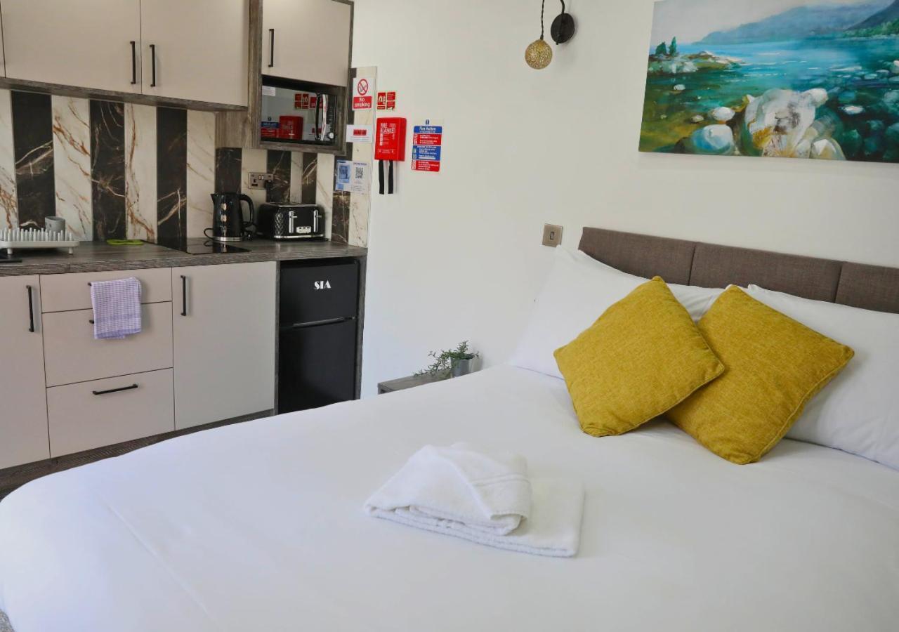 Cb Stays - Private Rooms With Ensuite And Kitchenette In Peterborough Exteriör bild
